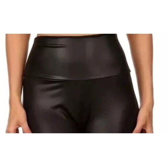 Matte Faux Leather Comfort Waist Slimming Leggings Size Medium Large 7-11 - Picture 5 of 5